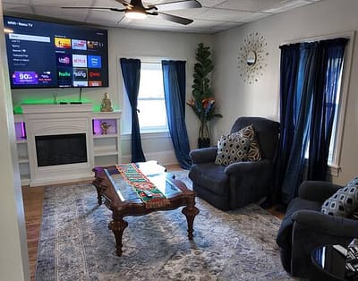 Downtown Dream: Chic 2BR Stay